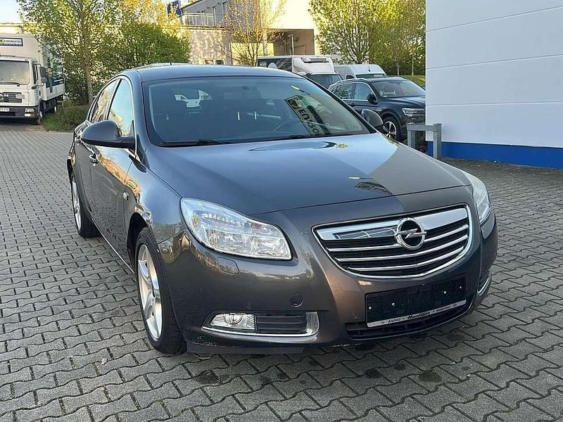 Gebraucht Opel Insignia Edition 116 PS (85 kW) 2009 Karbongrau Limousine