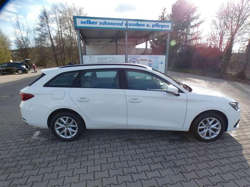 Gebraucht Seat Leon Style 150 PS (110 kW) 2022 White candy Kombi