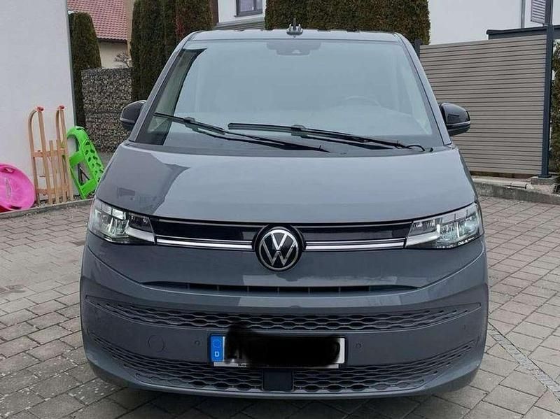 Gebraucht VW Multivan Life 150 PS (110 kW) 2024 Grau Van