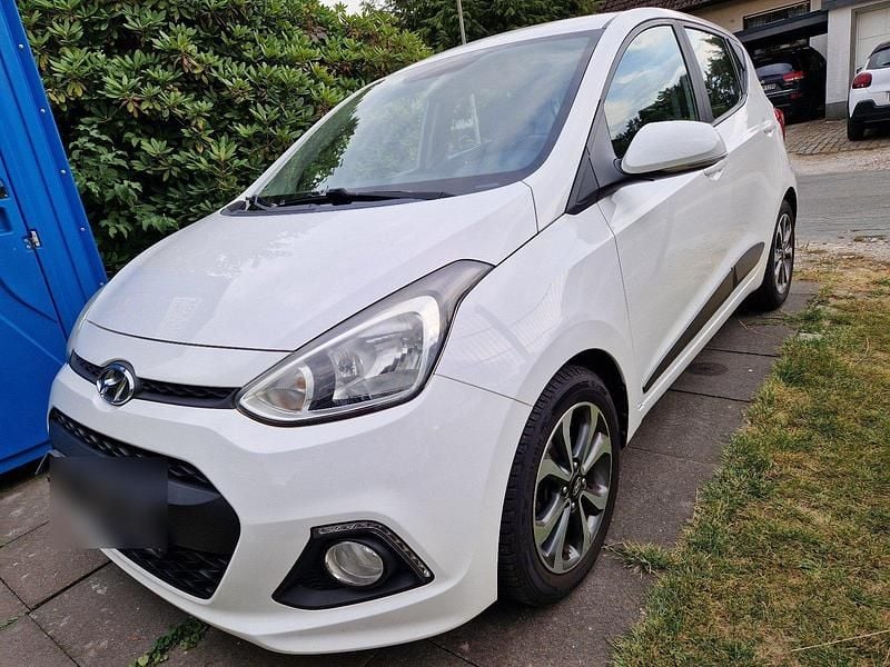 Weiß Gebraucht 2014 Hyundai i10 Edition Kleinwagen | 5.250 € (Guter Preis) - Bild 1/4