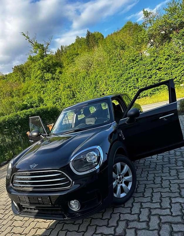 Schwarz Gebraucht 2018 Mini One Countryman SUV | 19.000 € (Etwas zu teuer) - Bild 1/4