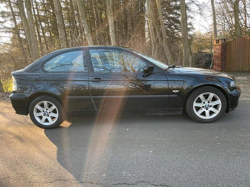 Gebraucht BMW 316 116 PS (85 kW) 2003 Schwarz Limousine