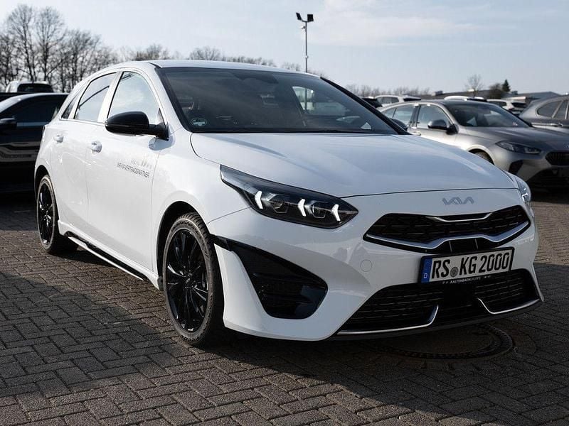 Gebraucht Kia Ceed GT-Line 140 PS (102 kW) 2026 Carraraweiss Kleinwagen