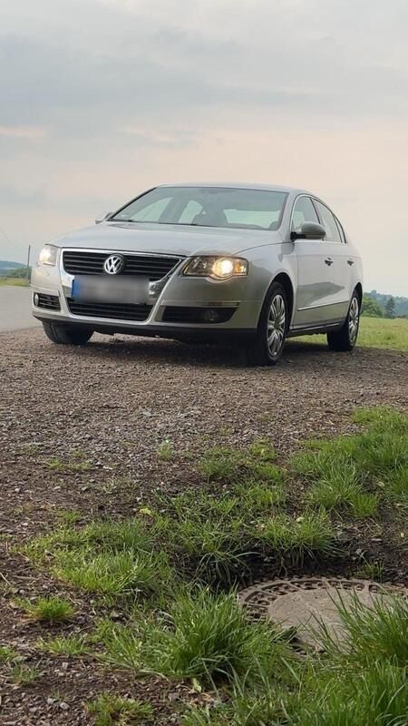 Silber Gebraucht 2009 VW Passat Limousine | 3.500 € (Guter Preis) - Bild 1/4