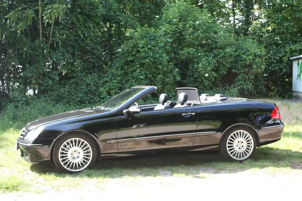 Gebraucht Mercedes CLK200 Avantgarde 184 PS (135 kW) 2007 Schwarz Cabrio