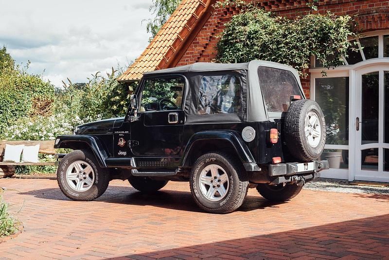 Gebraucht Jeep Wrangler Sahara 169 PS (124 kW) 2000 Schwarz SUV