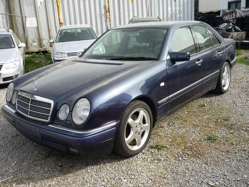 Gebraucht Mercedes E320 Elegance 220 PS (161 kW) 1995 Blau Limousine