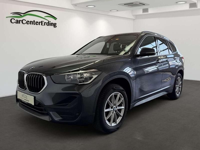 Mineralgrau metallic Gebraucht 2021 BMW X1 SUV | 24.990 € (Fairer Preis) - Bild 1/4
