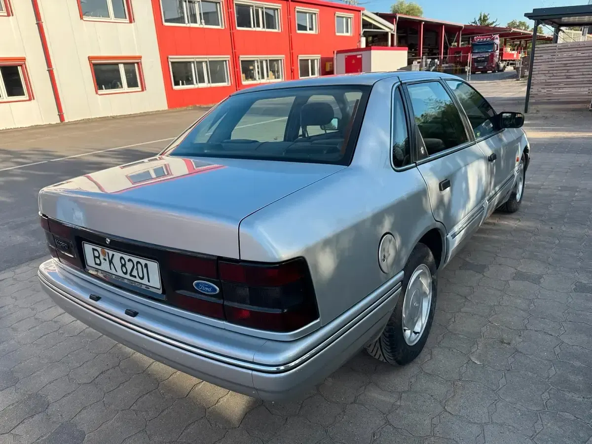 Gebraucht Ford Scorpio Ghia 146 PS (107 kW) 1992 Silber Limousine