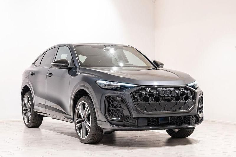 Grau Neu 2025 Audi Q5 Sportback S-Line SUV | 77.231 € - Bild 1/4