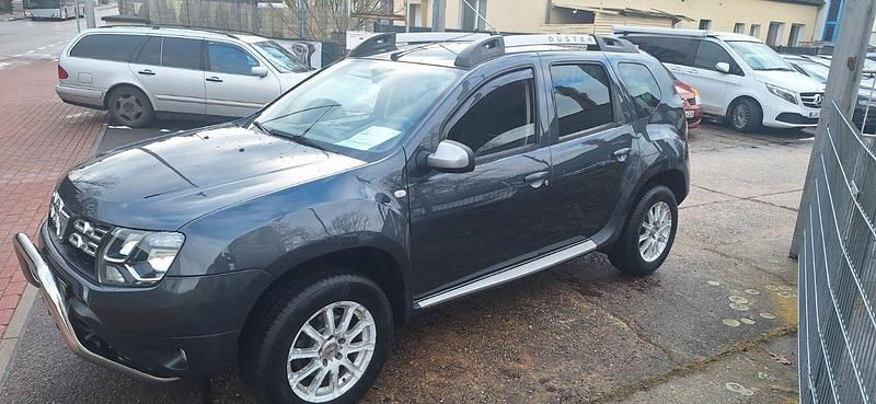 Gebraucht Dacia Duster Lauréate 125 PS (91 kW) 2014 Grau SUV