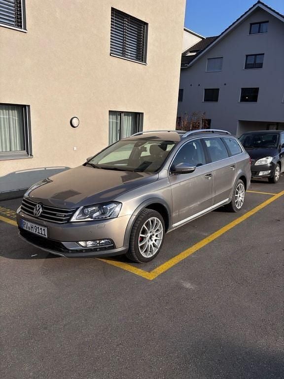 Silber Gebraucht 2014 VW Passat Alltrack Kombi | 7.100 € (Superpreis) - Bild 1/4