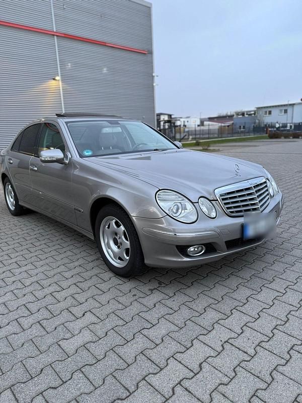 Gebraucht Mercedes E220 170 PS (125 kW) 2007 Limousine