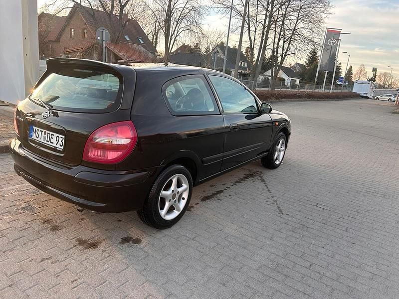 Gebraucht Nissan Almera 90 PS (66 kW) 2002 Schwarz Kleinwagen