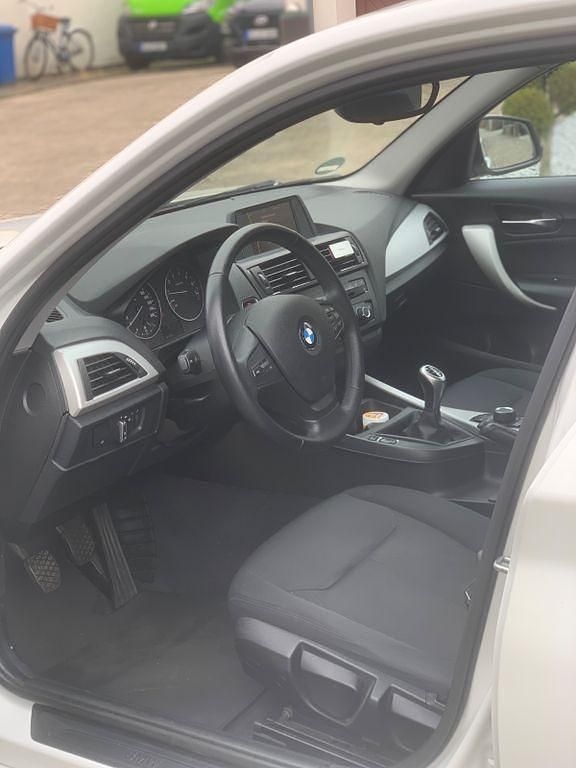 Gebraucht BMW 114 Advantage 102 PS (75 kW) 2012 Weiß Kleinwagen