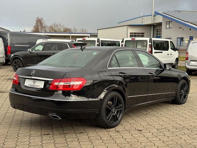 Gebraucht Mercedes E300 Avantgarde 231 PS (169 kW) 2012 Schwarz Limousine