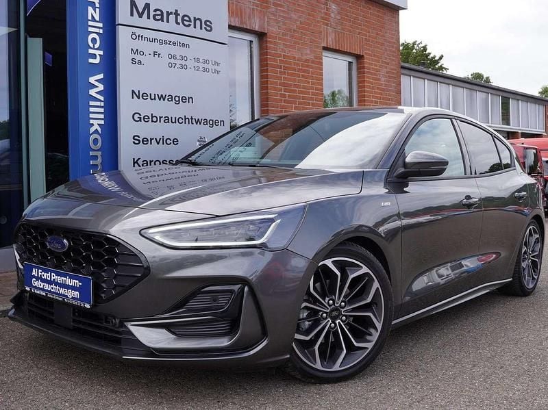 Ford Focus Grau
