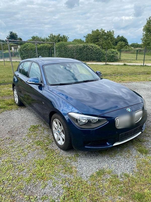 Blau Gebraucht 2012 BMW 118 Urban Line Kleinwagen | 7.000 € (Superpreis) - Bild 1/4
