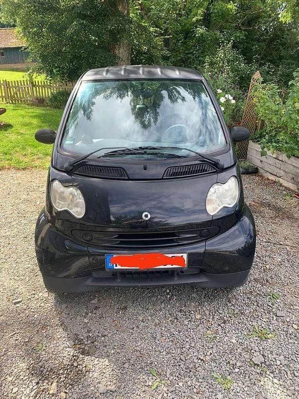 Schwarz Gebraucht 2005 Smart ForTwo Coupé Pure Coupé | 1.000 € (Etwas zu teuer) - Bild 1/2