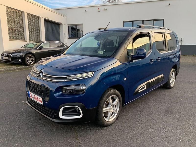 Blau Gebraucht 2019 Citroën Berlingo Shine Van / Kleinbus | 16.499 € (Fairer Preis) - Bild 1/4