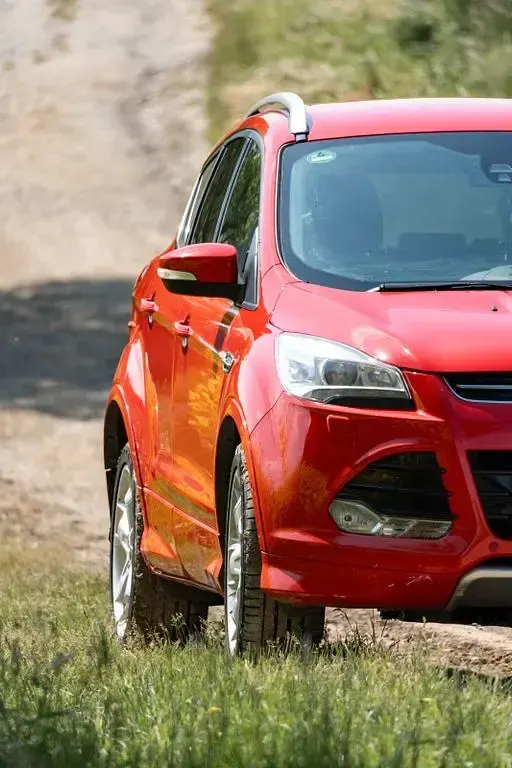 Gebraucht Ford Kuga Individual 150 PS (110 kW) 2014 Rot SUV
