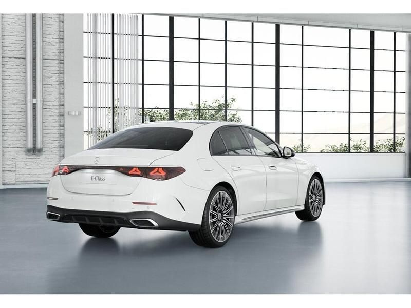 Gebraucht Mercedes E200 AMG 204 PS (150 kW) 2024 Weiss polarweiß Limousine