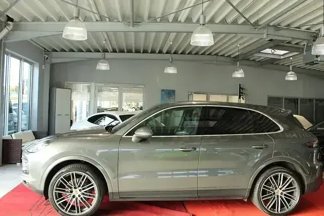 Gebraucht Porsche Cayenne Turbo 340 PS (250 kW) 2020 Grau SUV