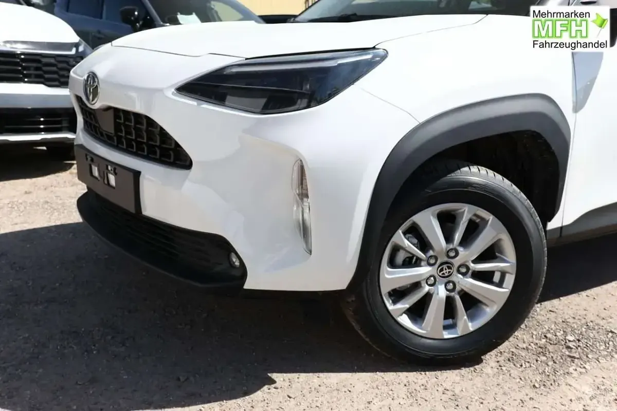 Neu Toyota Yaris Cross 116 PS (85 kW) 2026 Schnee weiß SUV