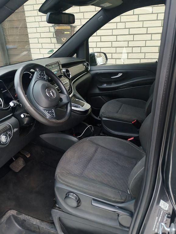 Gebraucht Mercedes V220 163 PS (119 kW) 2020 Grau Van / Kleinbus