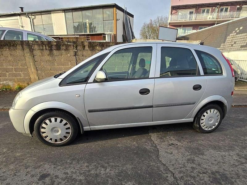 Używany Opel Meriva Edition 101 KM (74 kW) 2004 Srebrny Minivan