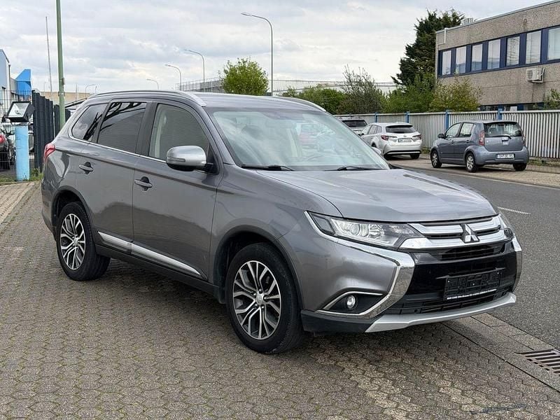 Gebraucht Mitsubishi Outlander Plus 150 PS (110 kW) 2018 Grau SUV