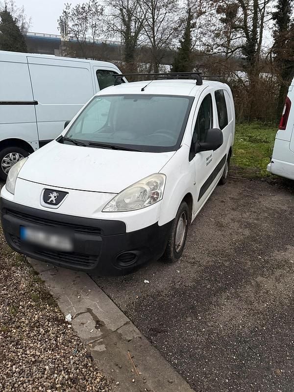 Weiß Gebraucht 2011 Peugeot Partner Van / Kleinbus | 2.999 € (Guter Preis) - Bild 1/4