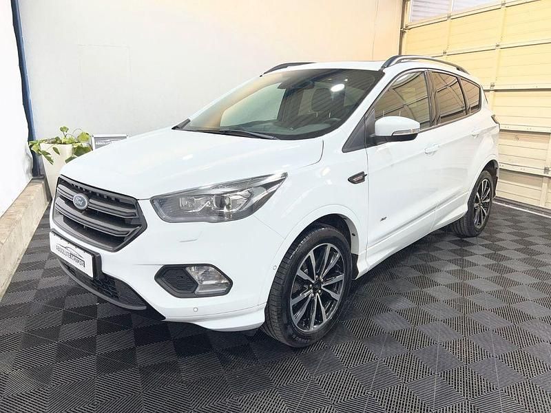 Gebraucht Ford Kuga ST-Line 175 PS (128 kW) 2019 Weiß SUV