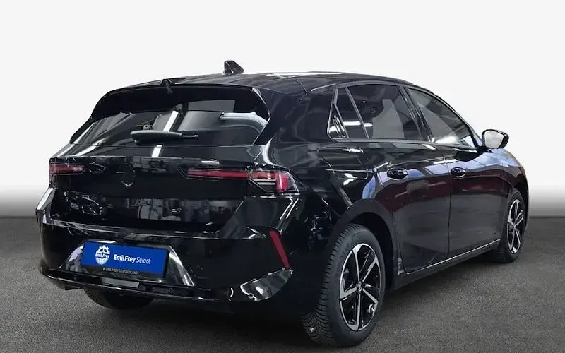 Gebraucht Opel Astra 131 PS (96 kW) 2025 Schwarz Limousine