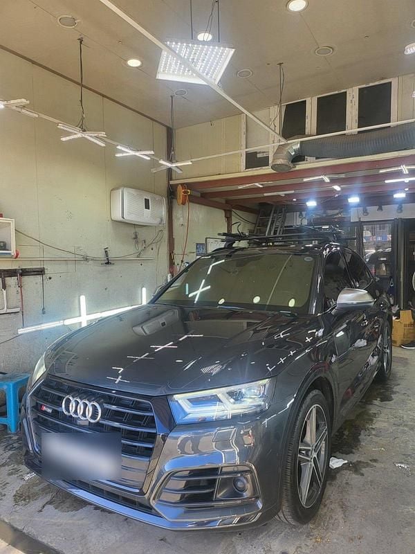 Grau Gebraucht 2020 Audi SQ5 SUV | 36.000 € (Superpreis) - Bild 1/4