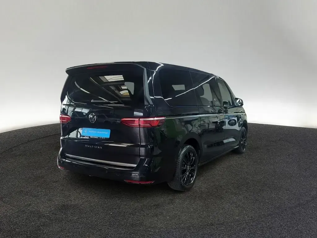 Gebraucht VW Multivan Style 150 PS (110 kW) 2025 Schwarz Van / Kleinbus