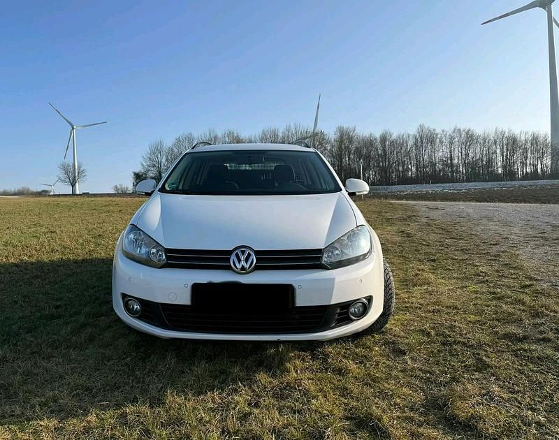 Gebraucht VW Golf VI 105 PS (77 kW) 2011 Weiß Kleinwagen