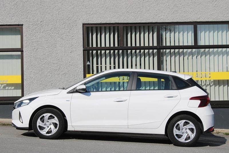 Gebraucht Hyundai i20 Select 101 PS (74 kW) 2022 Weiß Kleinwagen