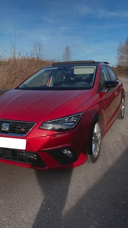 Rot Gebraucht 2018 Seat Ibiza FR Limousine | 20.000 € - Bild 1/4