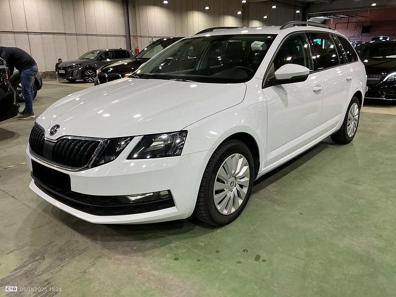 Weiß Gebraucht 2020 Skoda Octavia Limousine | 11.186 € (Guter Preis) - Bild 1/4