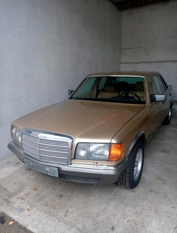 Gold Gebraucht 1984 Mercedes 500 SE Limousine | 6.800 € - Bild 1/4
