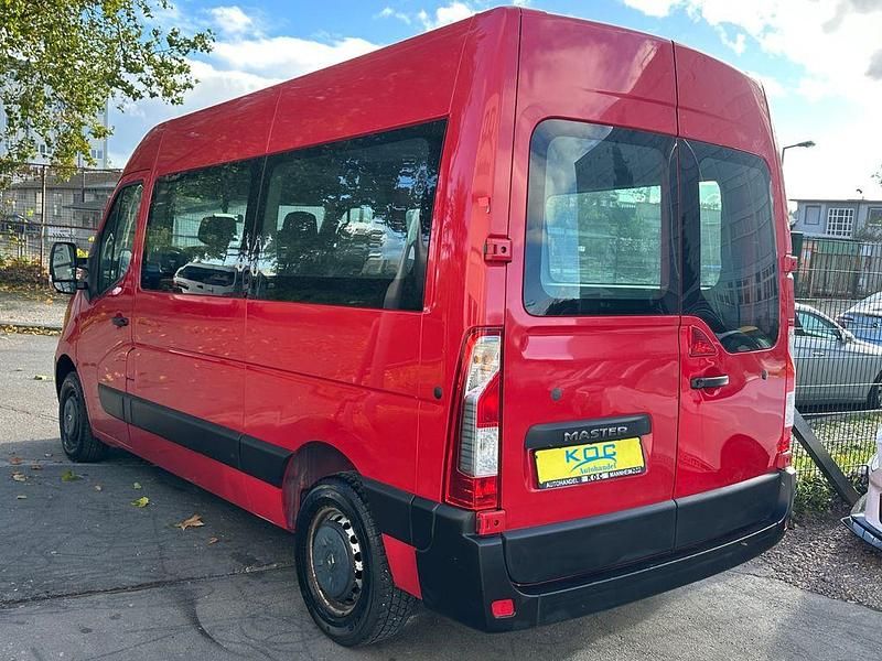 Second-hand Renault Master 170 CP (125 kW) 2018 Roșu Van