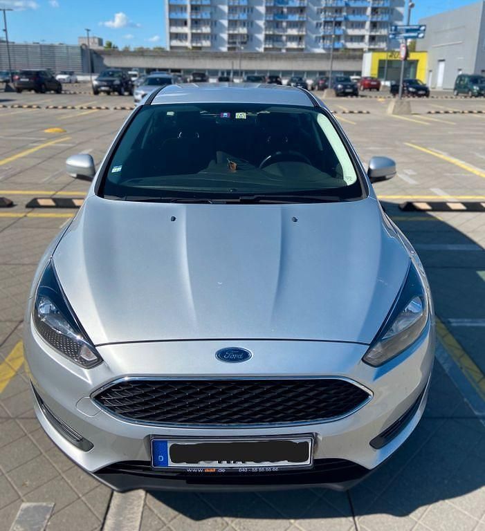 Gebraucht Ford Focus Cool & Connect 101 PS (74 kW) 2017 Silber Limousine