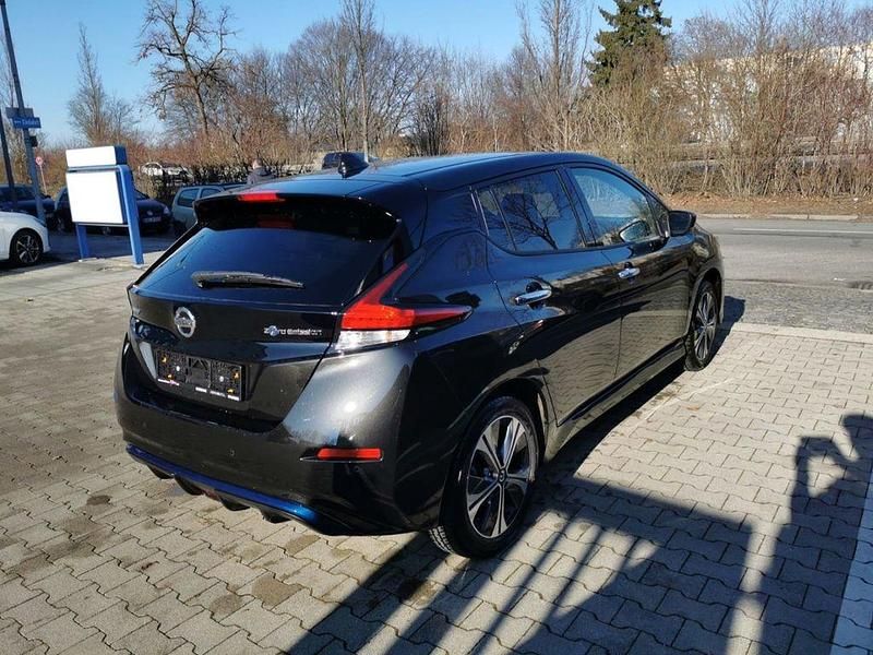 Gebraucht Nissan Leaf Tekna 160 kW (218 PS) 2021 Schwarz Kleinwagen
