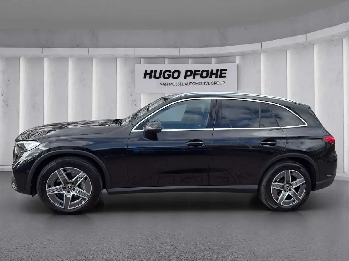 Gebraucht Mercedes GLC300 AMG line 269 PS (197 kW) 2025 Obsidianschwarz metalliclack SUV