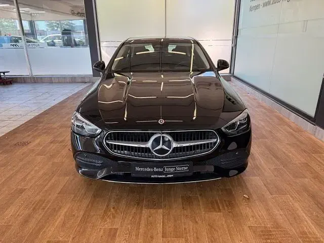 Gebraucht Mercedes C200 Avantgarde 204 PS (150 kW) 2024 Schwarz Limousine