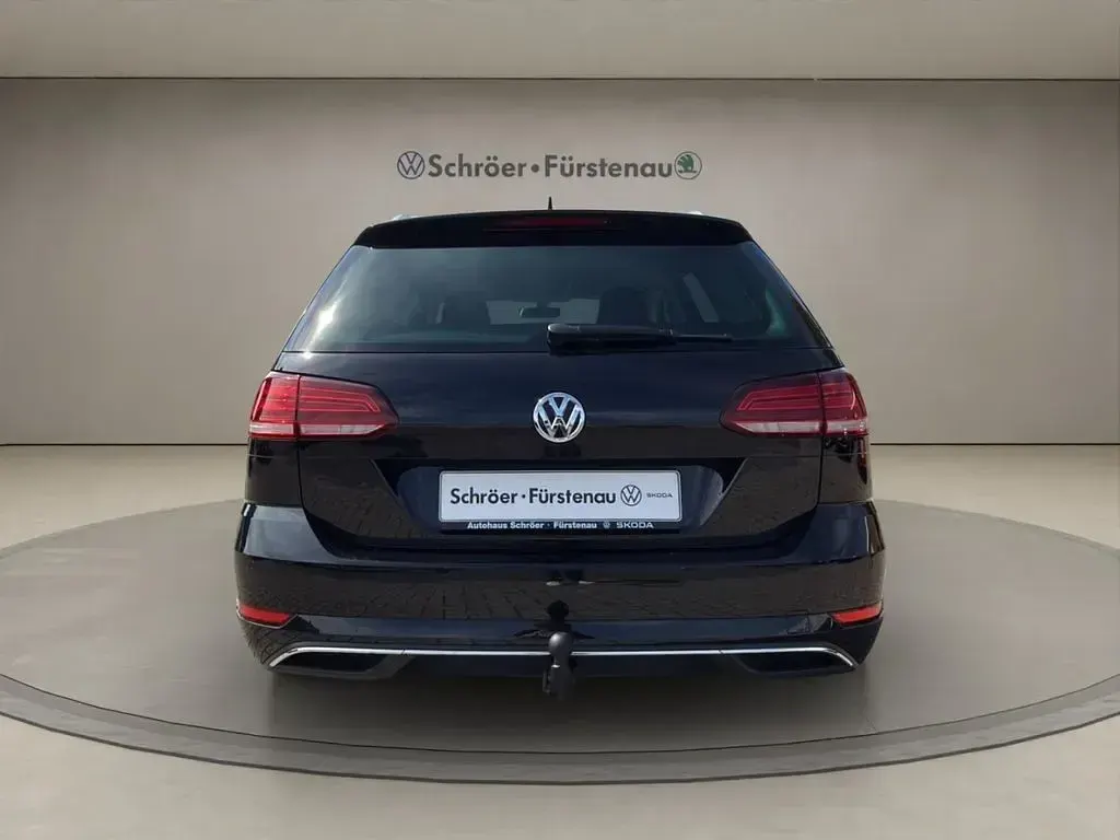 Gebraucht VW Golf VII 125 PS (91 kW) 2018 Schwarz Kombi