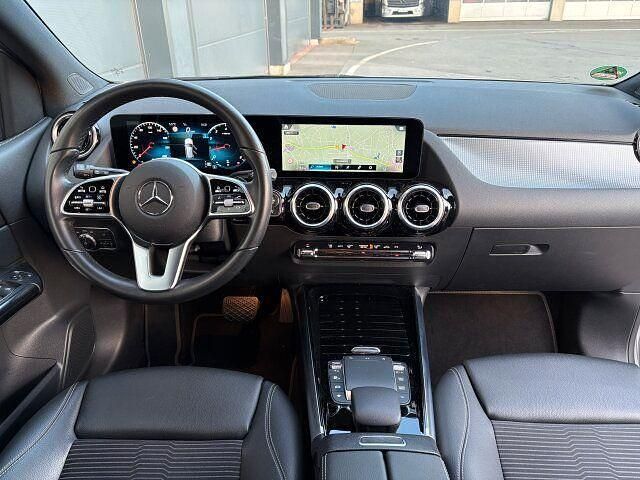 Gebraucht Mercedes B180 Progressive 136 PS (100 kW) 2021 Silber Van / Kleinbus