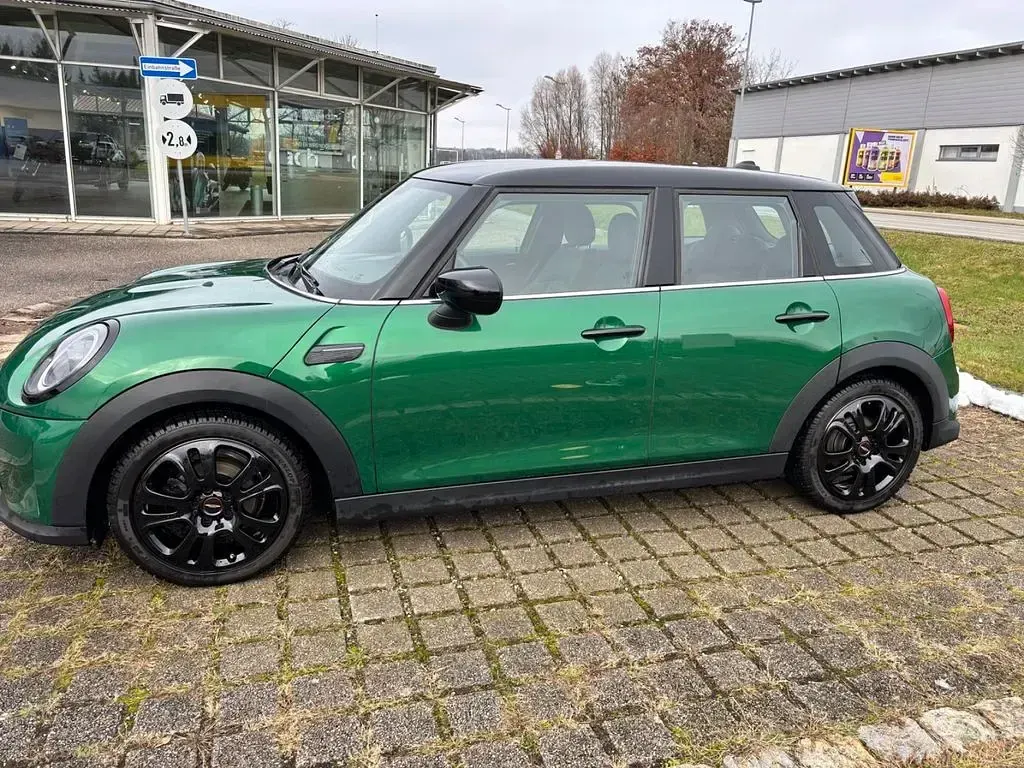 Gebraucht Mini Cooper Classic 136 PS (100 kW) 2021 Grün Kleinwagen