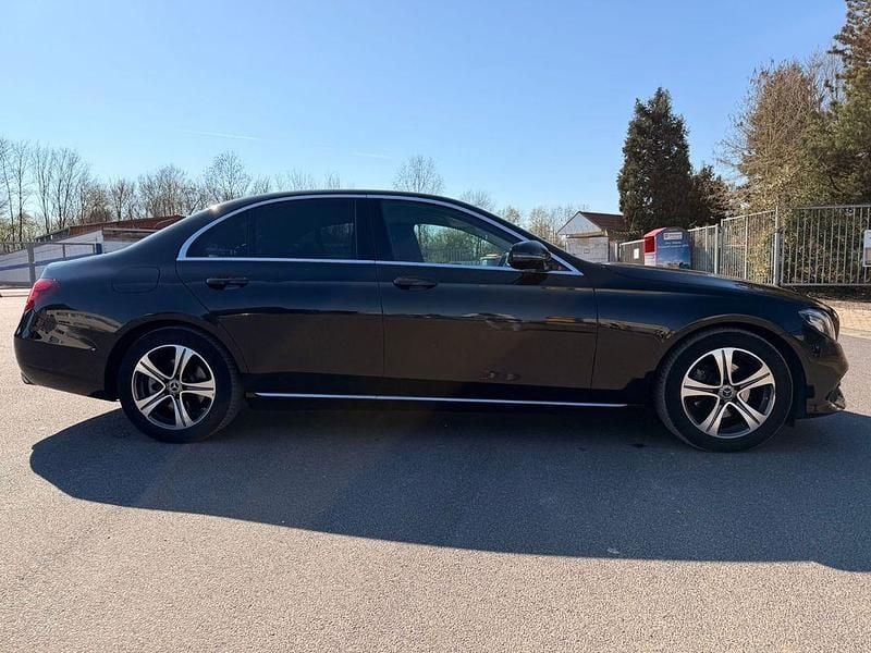 Second-hand Mercedes E220 194 CP (142 kW) 2018 Negru Berlinǎ